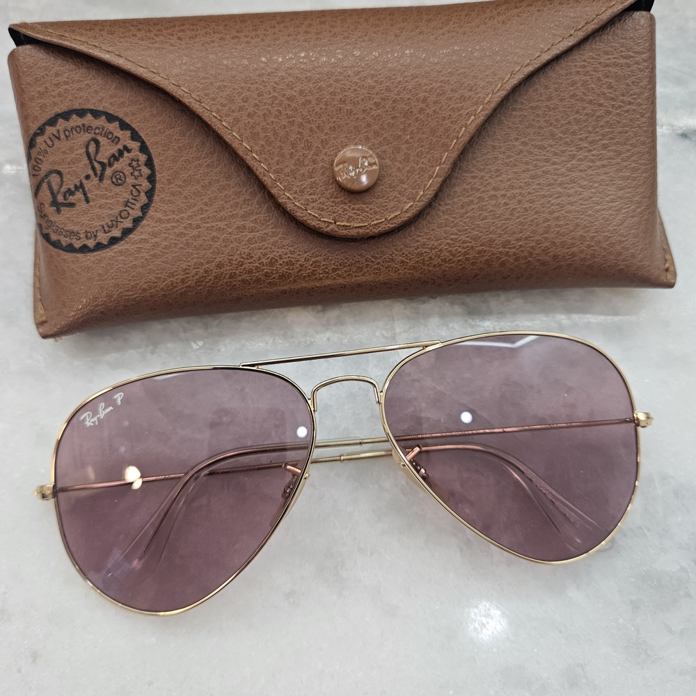 Ray-Ban Gold Aviator Sunglasses with Pink Lenses